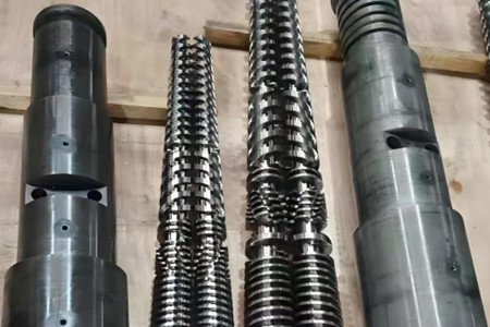 塑料擠出機(jī)機(jī)筒螺桿發(fā)貨前，廠家需要做哪些工作？